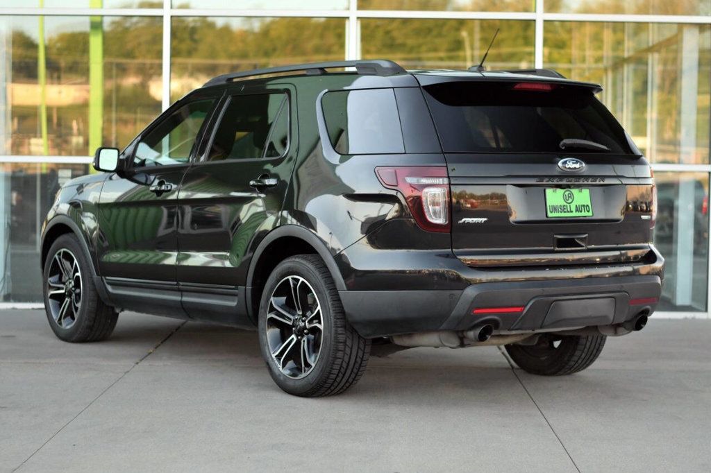 2015 Ford Explorer Sport photo 4