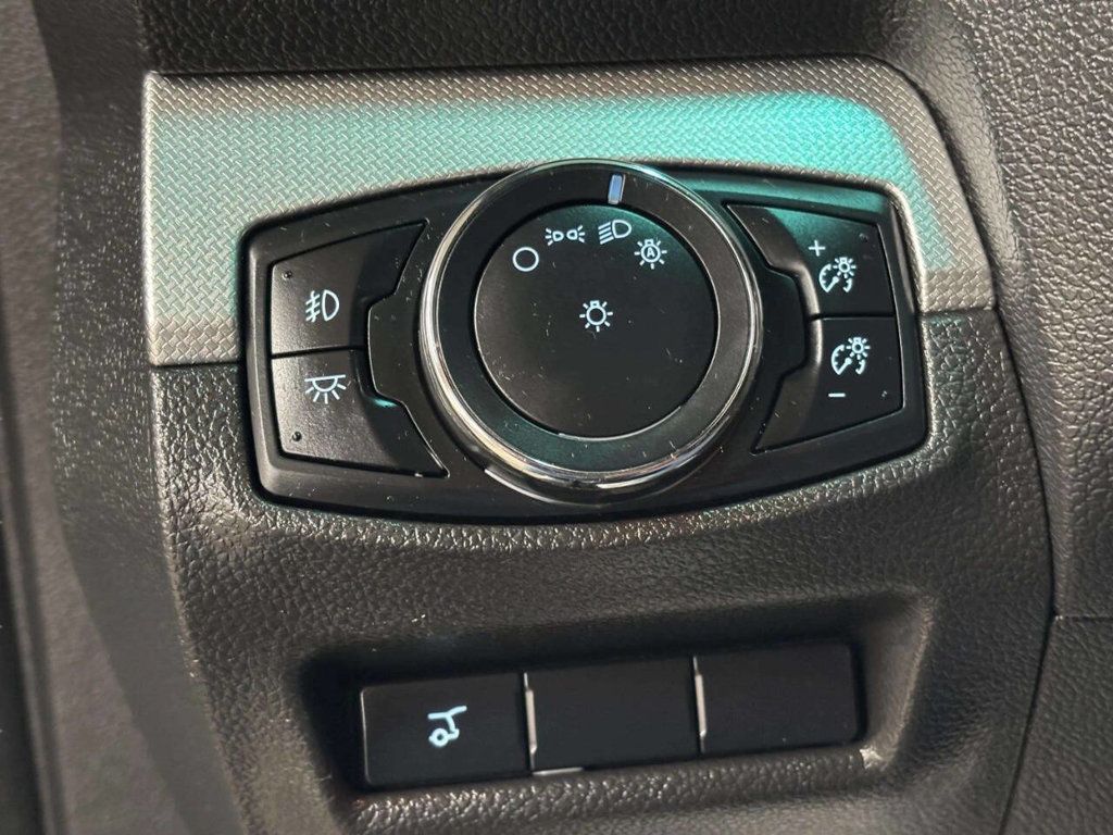 2015 Ford Explorer 4WD 4dr XLT - 23018967 - 36