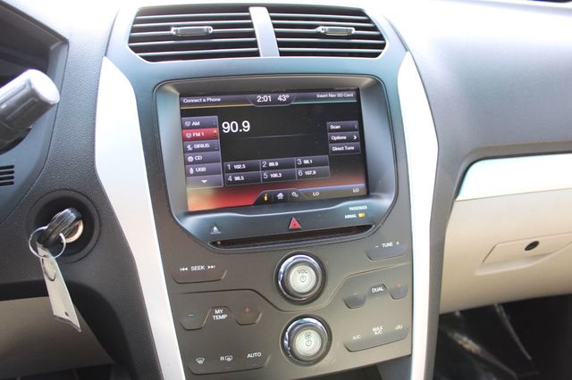 2015 Ford Explorer FWD 4dr XLT - 22969313 - 12