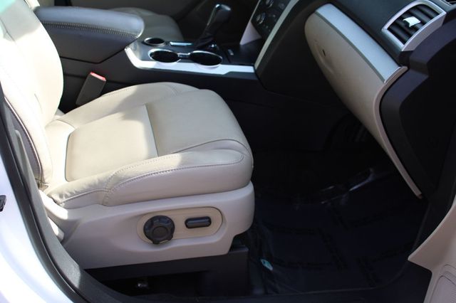 2015 Ford Explorer FWD 4dr XLT - 22969313 - 26