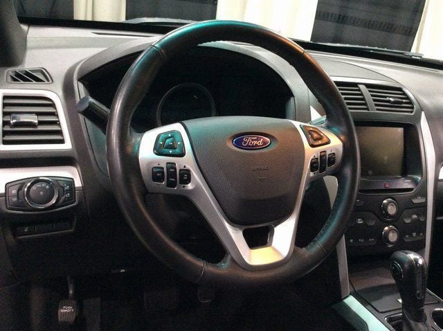 2015 Ford Explorer FWD 4dr XLT - 22983098 - 10