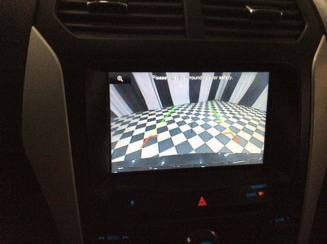 2015 Ford Explorer FWD 4dr XLT - 22983098 - 28