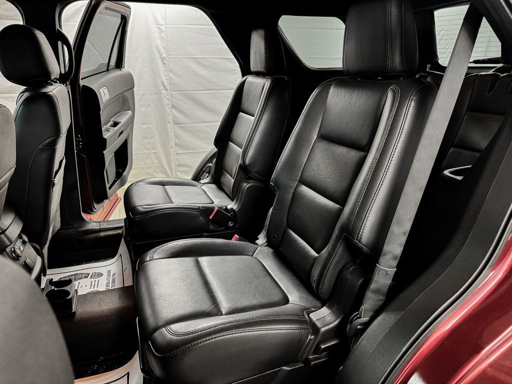 2015 Ford Explorer XLT 4WD - 22924776 - 9