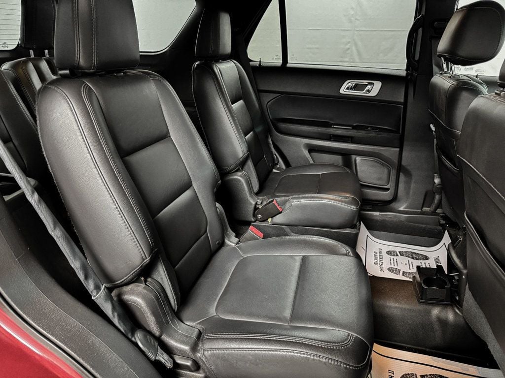 2015 Ford Explorer XLT 4WD - 22924776 - 11