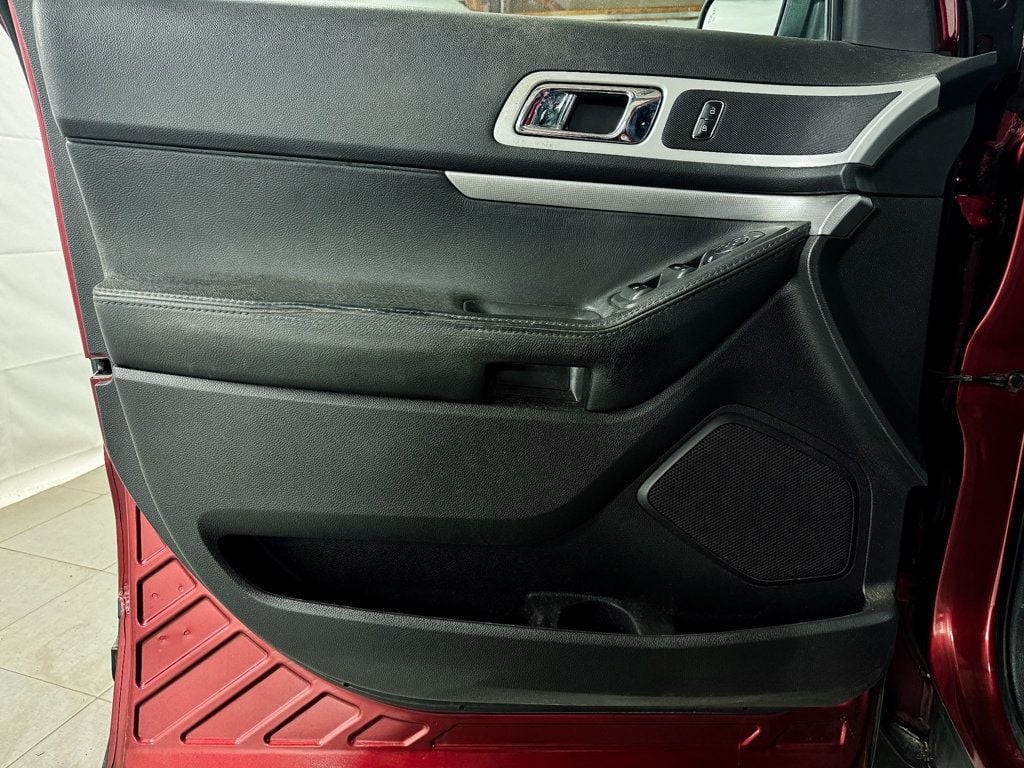 2015 Ford Explorer XLT 4WD - 22924776 - 15