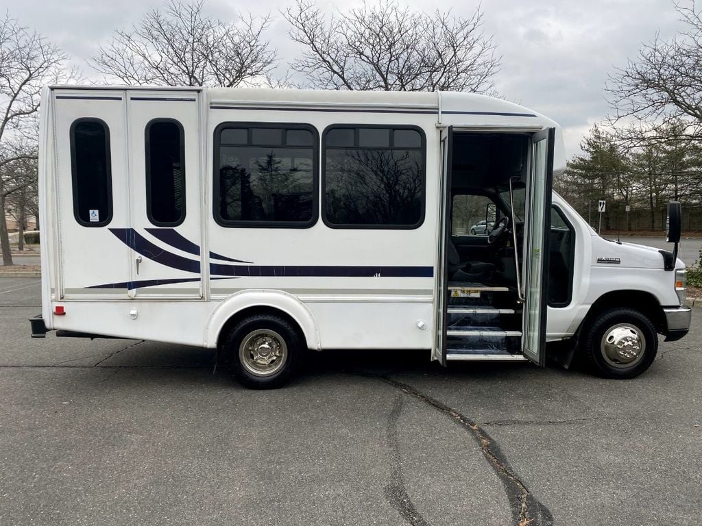 2015 Ford E-350 Non-CDL Wheelchair Shuttle Bus For Sale For Adults Church Seniors Medical & NEMT Transport - 22284079 - 2