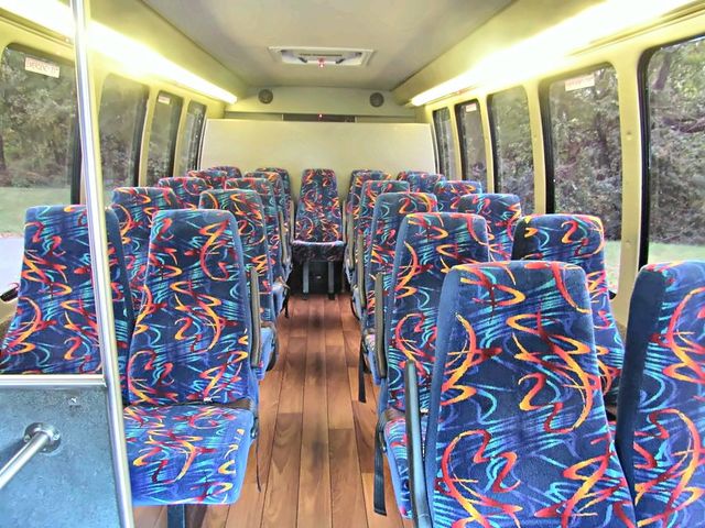 2015 Ford E-450 Krystal KK28 25 Passengers + Rear Luggage - 23094777 - 18