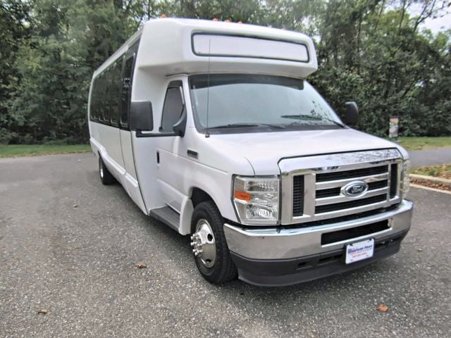 2015 Ford E-450 Krystal KK28 25 Passengers + Rear Luggage - 23094777 - 2