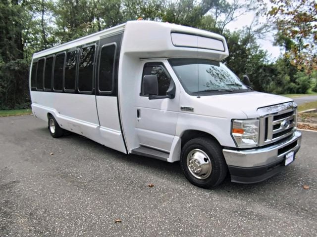 2015 Ford E-450 Krystal KK28 25 Passengers + Rear Luggage - 23094777 - 3