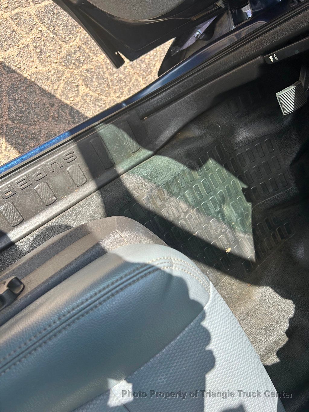 2015 Ford F250HD 4 DOOR SC UTILITY JUST 78k MILES! ++POWER EQUIP COVERED UTILITY BODY - 22866901 - 68