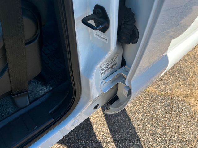 2015 Ford F250HD CREW CAB 4 DOOR JUST 15k MILES! FULL POWER! +SUPER CLEAN UNIT! HITCH RECEIVER! - 22779991 - 13