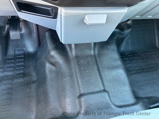 2015 Ford F250HD CREW CAB 4 DOOR JUST 15k MILES! FULL POWER! +SUPER CLEAN UNIT! HITCH RECEIVER! - 22779991 - 16