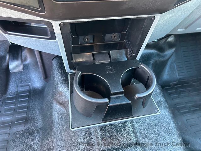 2015 Ford F250HD CREW CAB 4 DOOR JUST 15k MILES! FULL POWER! +SUPER CLEAN UNIT! HITCH RECEIVER! - 22779991 - 18