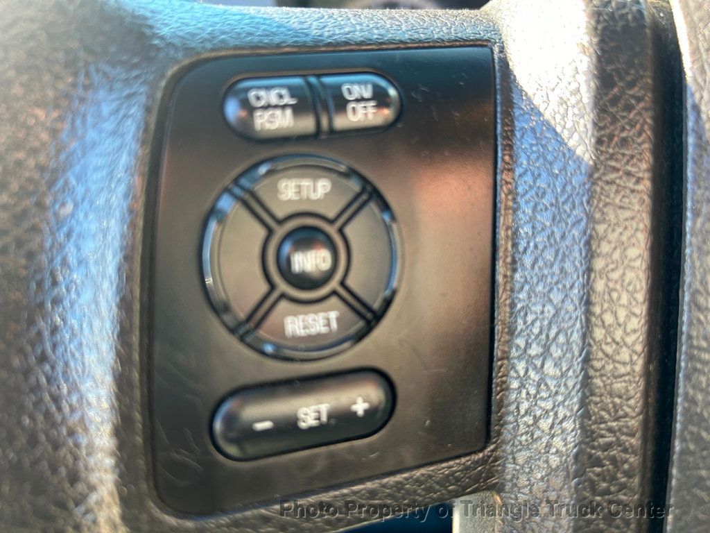 2015 Ford F250HD CREW CAB 4 DOOR JUST 15k MILES! FULL POWER! +SUPER CLEAN UNIT! HITCH RECEIVER! - 22779991 - 24