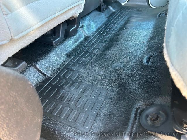 2015 Ford F250HD CREW CAB 4 DOOR JUST 15k MILES! FULL POWER! +SUPER CLEAN UNIT! HITCH RECEIVER! - 22779991 - 29