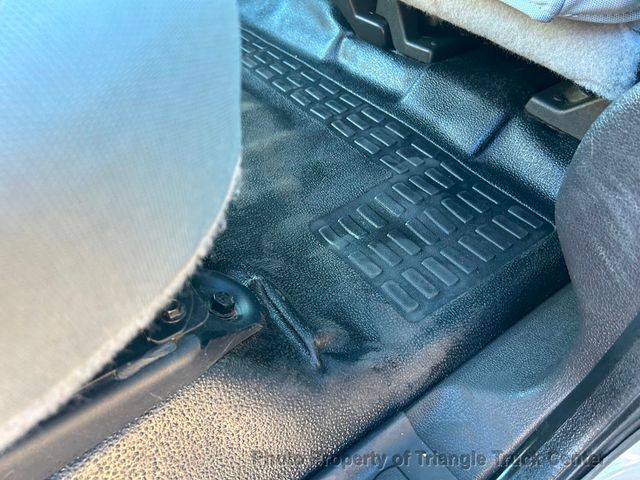 2015 Ford F250HD CREW CAB 4 DOOR JUST 15k MILES! FULL POWER! +SUPER CLEAN UNIT! HITCH RECEIVER! - 22779991 - 35