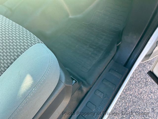 2015 Ford F250HD CREW CAB 4 DOOR JUST 15k MILES! FULL POWER! +SUPER CLEAN UNIT! HITCH RECEIVER! - 22779991 - 42