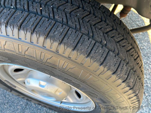 2015 Ford F250HD CREW CAB 4 DOOR JUST 15k MILES! FULL POWER! +SUPER CLEAN UNIT! HITCH RECEIVER! - 22779991 - 51