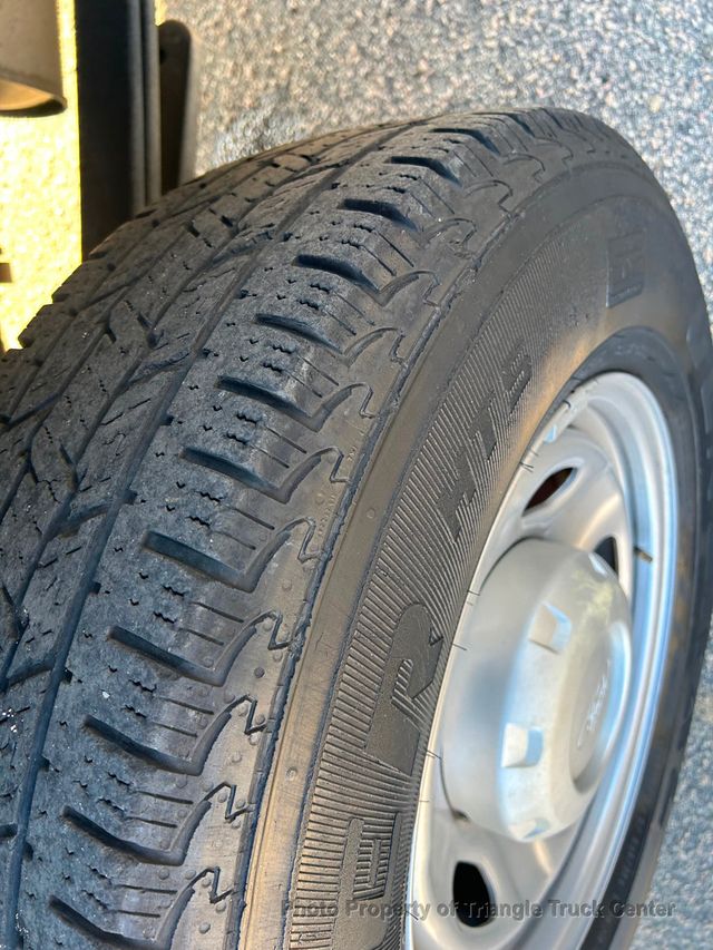 2015 Ford F250HD CREW CAB 4 DOOR JUST 15k MILES! FULL POWER! +SUPER CLEAN UNIT! HITCH RECEIVER! - 22779991 - 54