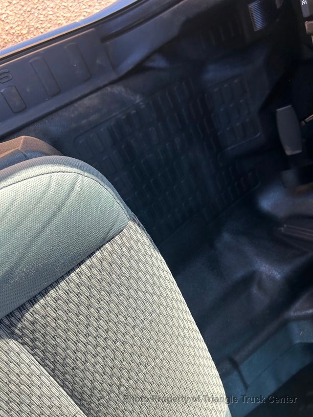 2015 Ford F250HD CREW CAB 4 DOOR JUST 15k MILES! FULL POWER! +SUPER CLEAN UNIT! HITCH RECEIVER! - 22779991 - 70