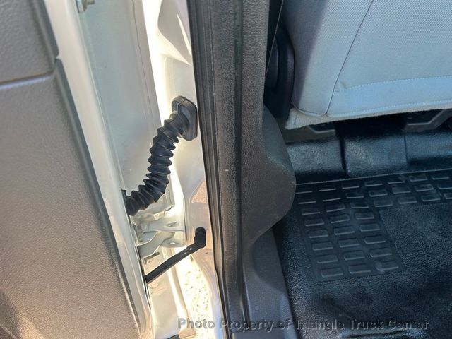 2015 Ford F250HD CREW CAB 4 DOOR JUST 15k MILES! FULL POWER! +SUPER CLEAN UNIT! HITCH RECEIVER! - 22779991 - 92