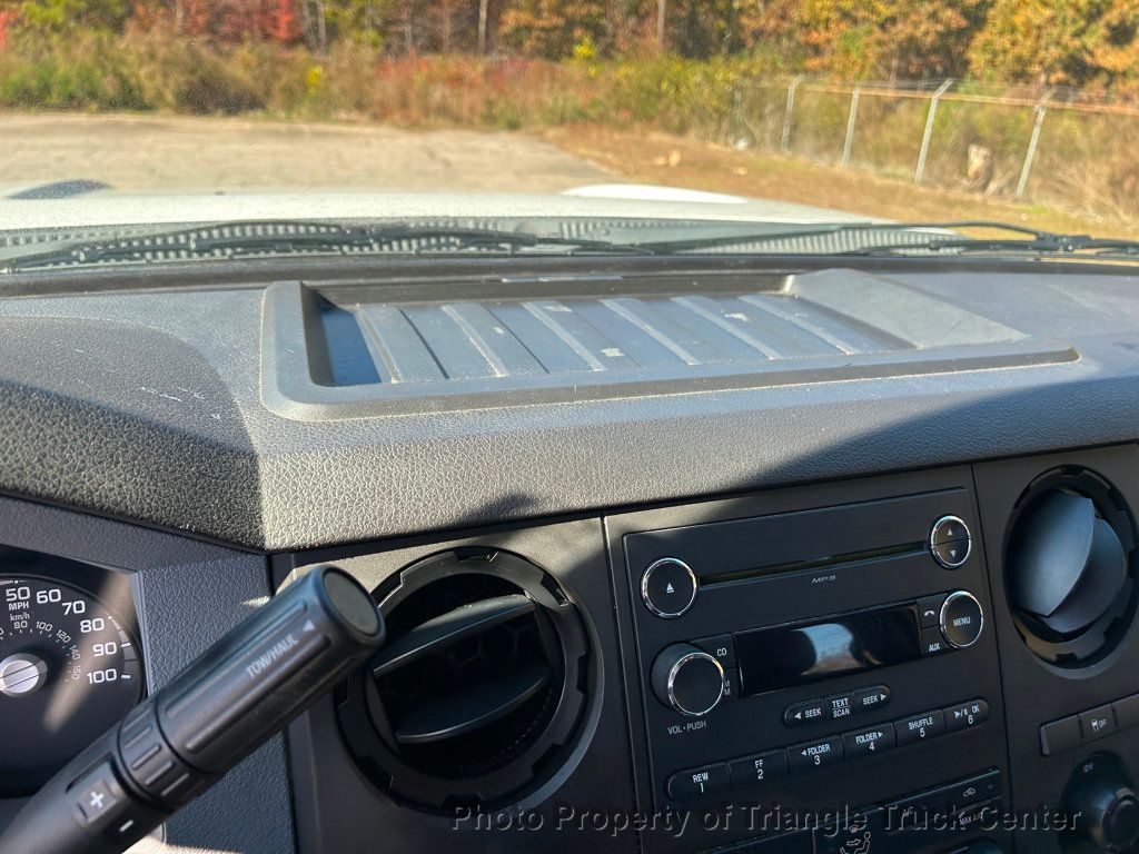 2015 Ford F250HD CREW CAB UTILITY JUST 21k MILES! + - 22916619 - 20