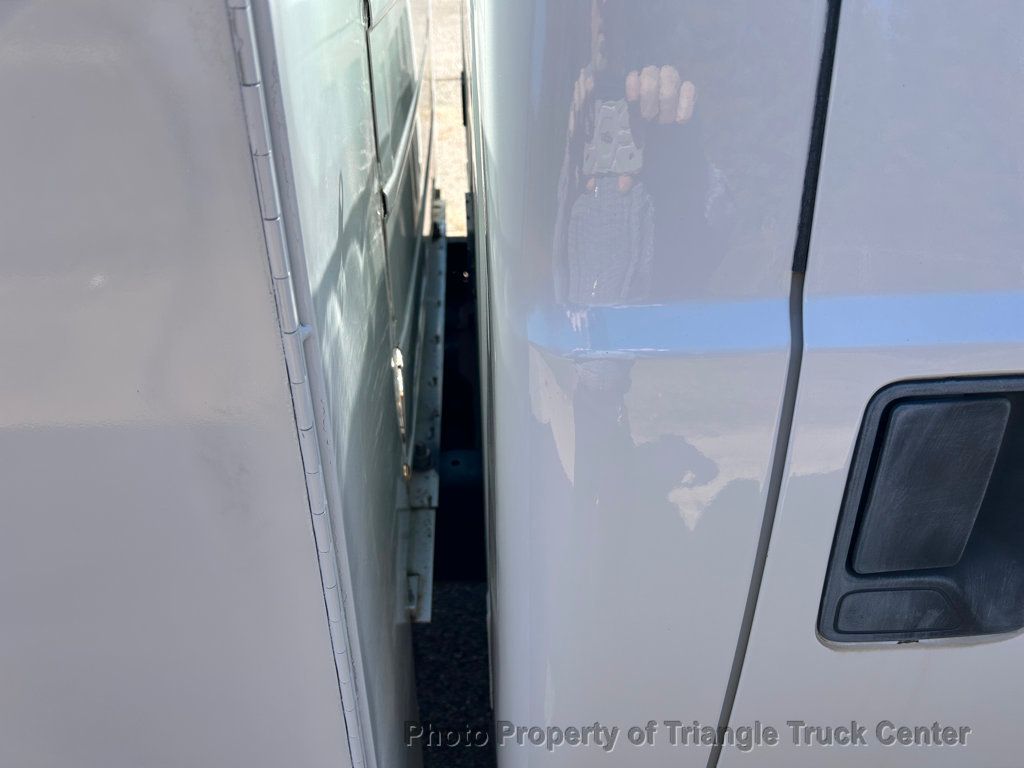 2015 Ford F250HD CREW CAB UTILITY JUST 21k MILES! + - 22916619 - 36