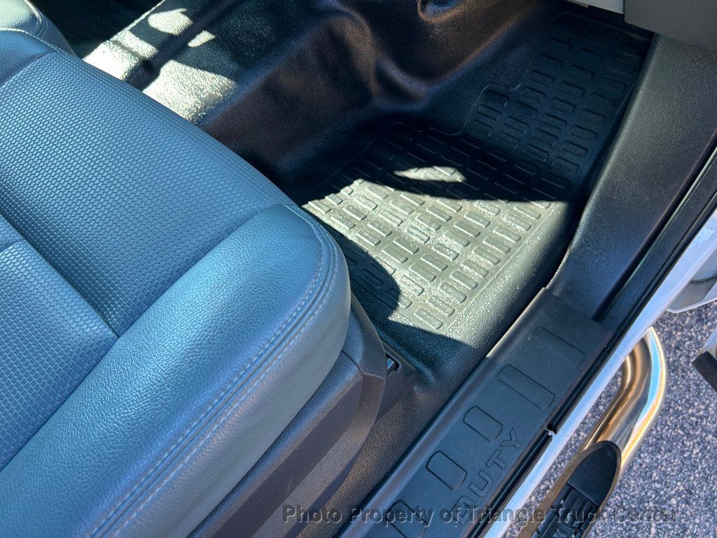 2015 Ford F250HD CREW CAB UTILITY JUST 21k MILES! + - 22916619 - 40