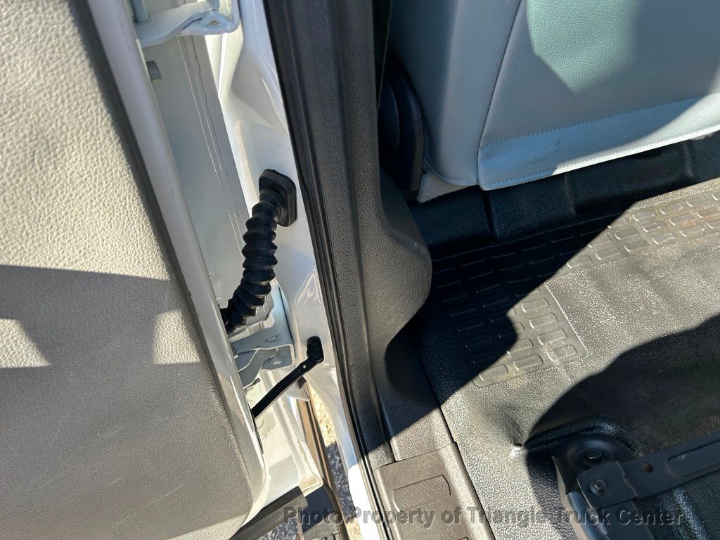 2015 Ford F250HD CREW CAB UTILITY JUST 21k MILES! + - 22916619 - 96