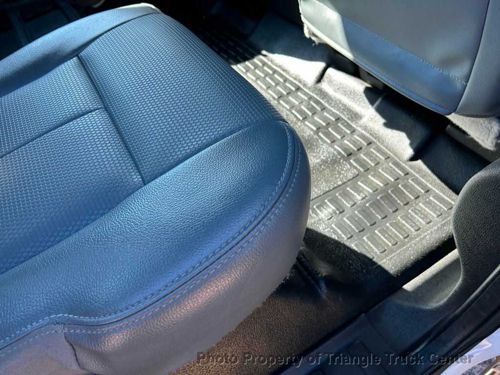 2015 Ford F250HD CREW CAB UTILITY JUST 21k MILES! +SUPER CLEAN UNIT! WOW LOOK INSIDE BOXES! - 22916619 - 34