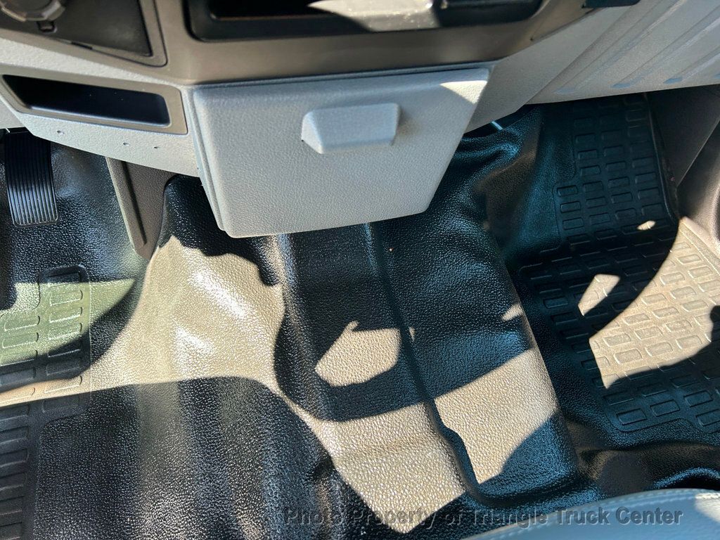 2015 Ford F250HD CREW CAB UTILITY JUST 21k MILES! +SUPER CLEAN UNIT! WOW LOOK INSIDE BOXES! - 22916619 - 83