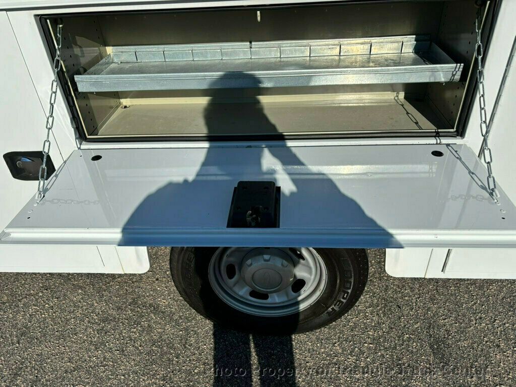 2015 Ford F250HD CREW UTILITY 32k MILES! LIFT GATE! +LOOK INSIDE BOXES! WOW! FINANCE OR LEASE - 22925992 - 12