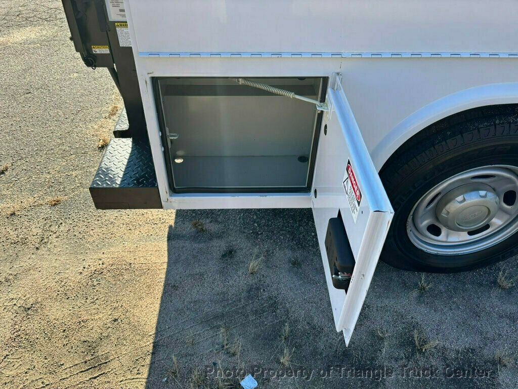 2015 Ford F250HD CREW UTILITY 32k MILES! LIFT GATE! +LOOK INSIDE BOXES! WOW! FINANCE OR LEASE - 22925992 - 16