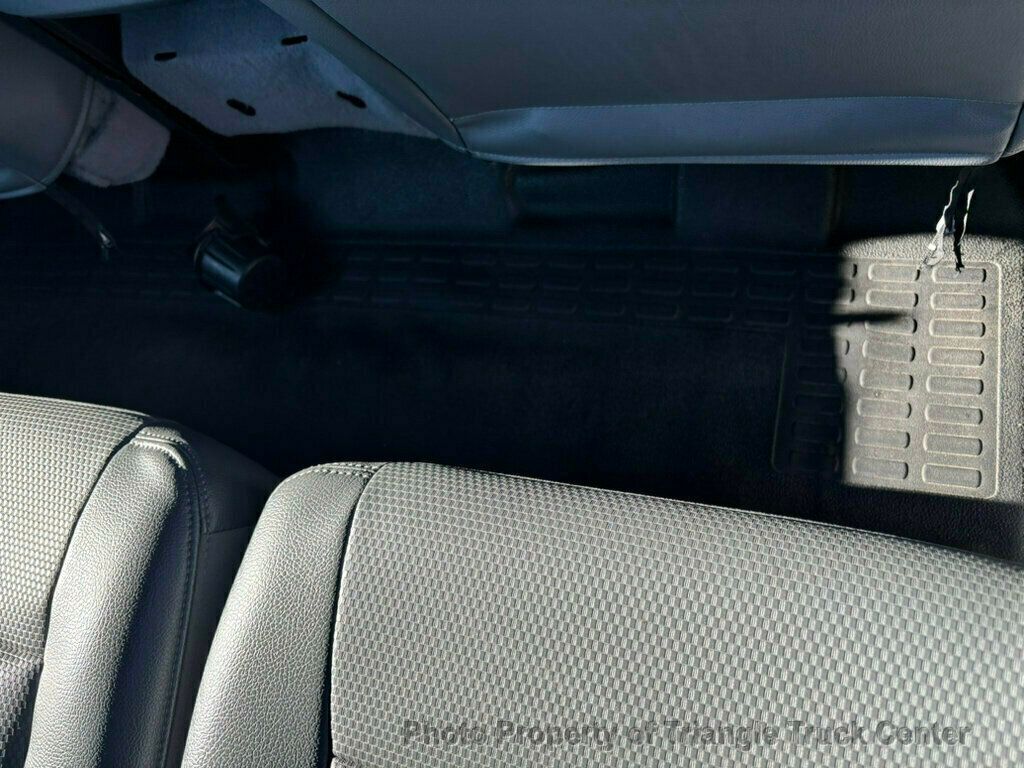 2015 Ford F250HD CREW UTILITY 32k MILES! LIFT GATE! +LOOK INSIDE BOXES! WOW! FINANCE OR LEASE - 22925992 - 22