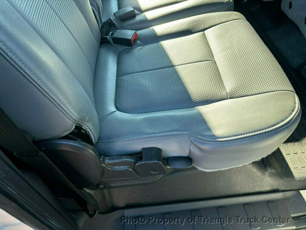 2015 Ford F250HD CREW UTILITY 32k MILES! LIFT GATE! +LOOK INSIDE BOXES! WOW! FINANCE OR LEASE - 22925992 - 25