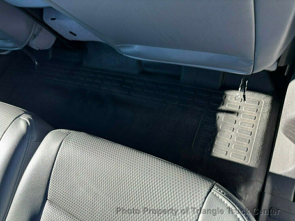 2015 Ford F250HD CREW UTILITY 32k MILES! LIFT GATE! +LOOK INSIDE BOXES! WOW! FINANCE OR LEASE - 22925992 - 27