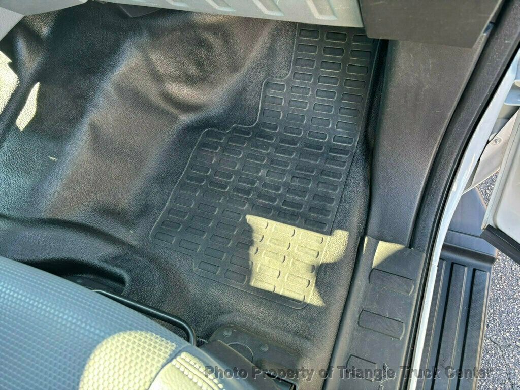 2015 Ford F250HD CREW UTILITY 32k MILES! LIFT GATE! +LOOK INSIDE BOXES! WOW! FINANCE OR LEASE - 22925992 - 31