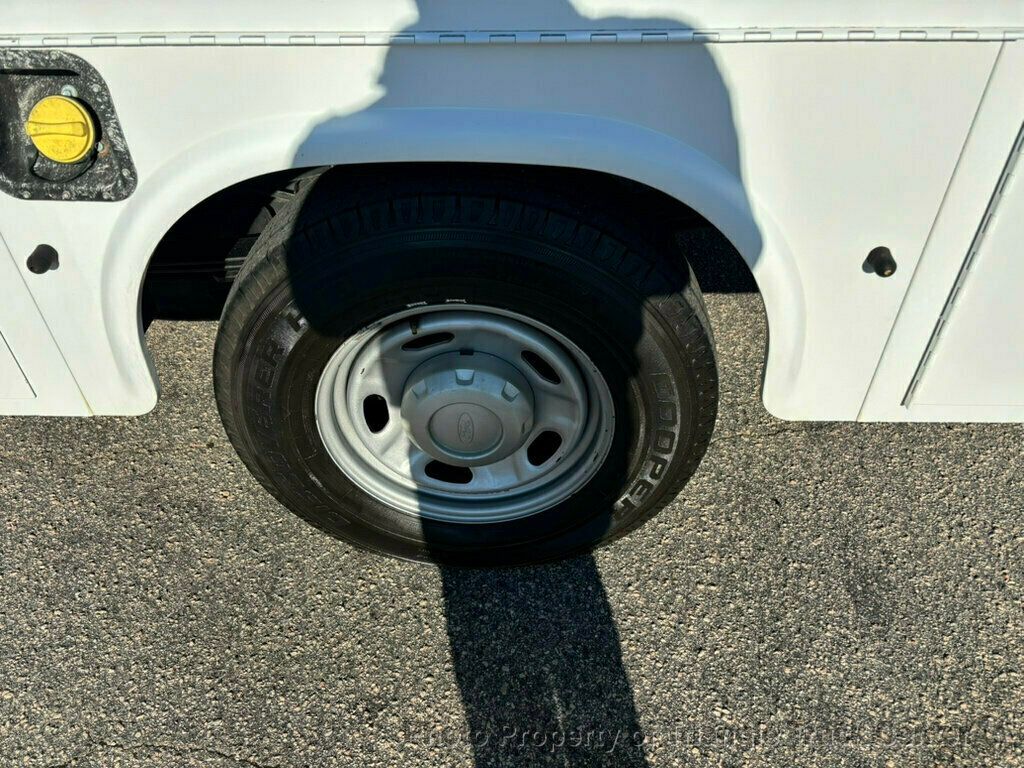 2015 Ford F250HD CREW UTILITY 32k MILES! LIFT GATE! +LOOK INSIDE BOXES! WOW! FINANCE OR LEASE - 22925992 - 64