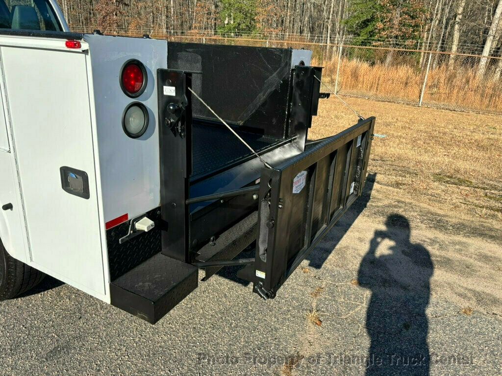 2015 Ford F250HD CREW UTILITY 32k MILES! LIFT GATE! +LOOK INSIDE BOXES! WOW! FINANCE OR LEASE - 22925992 - 77