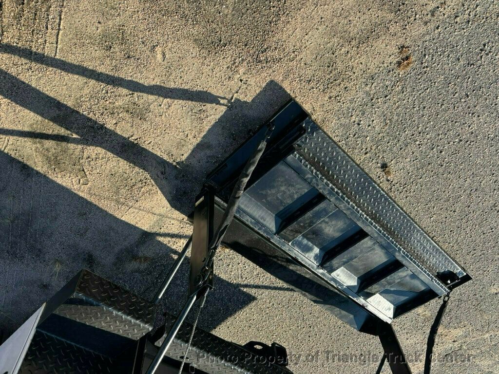 2015 Ford F250HD CREW UTILITY 32k MILES! LIFT GATE! +LOOK INSIDE BOXES! WOW! FINANCE OR LEASE - 22925992 - 82