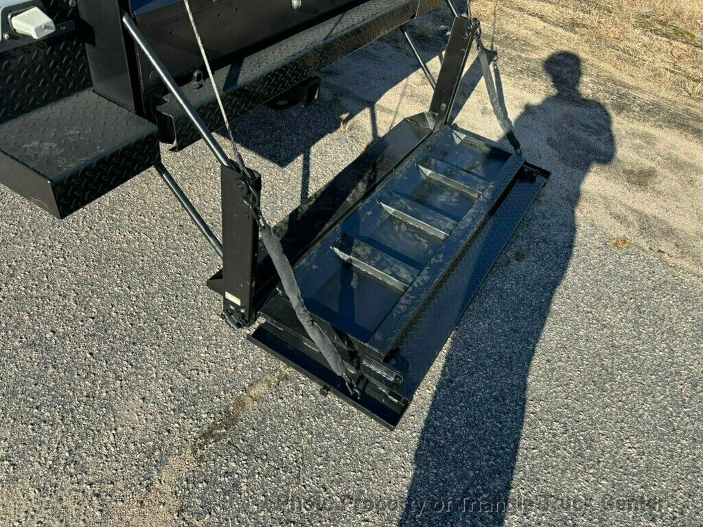 2015 Ford F250HD CREW UTILITY 32k MILES! LIFT GATE! +LOOK INSIDE BOXES! WOW! FINANCE OR LEASE - 22925992 - 83