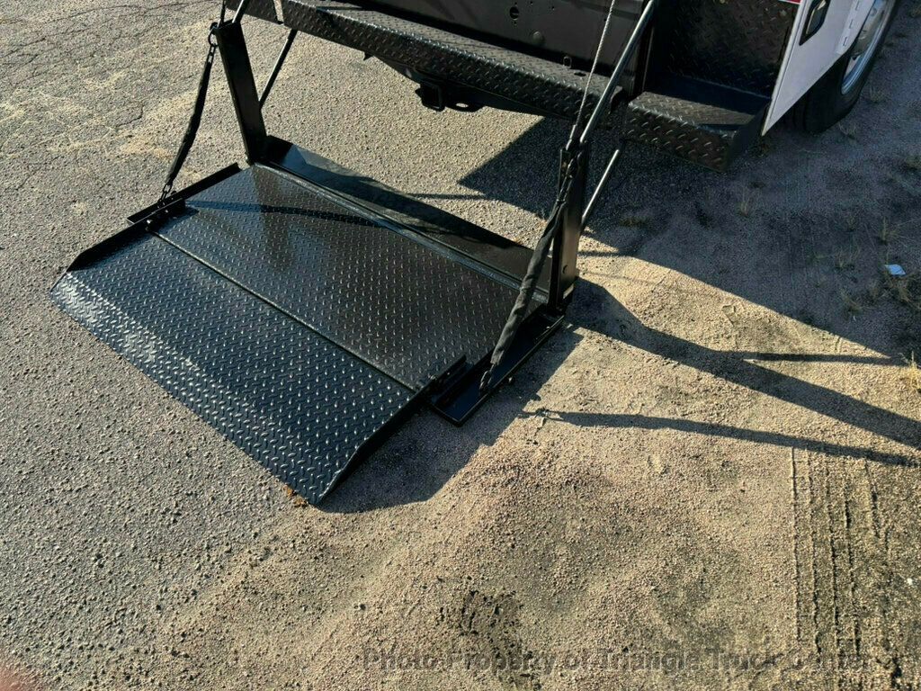 2015 Ford F250HD CREW UTILITY 32k MILES! LIFT GATE! +LOOK INSIDE BOXES! WOW! FINANCE OR LEASE - 22925992 - 86