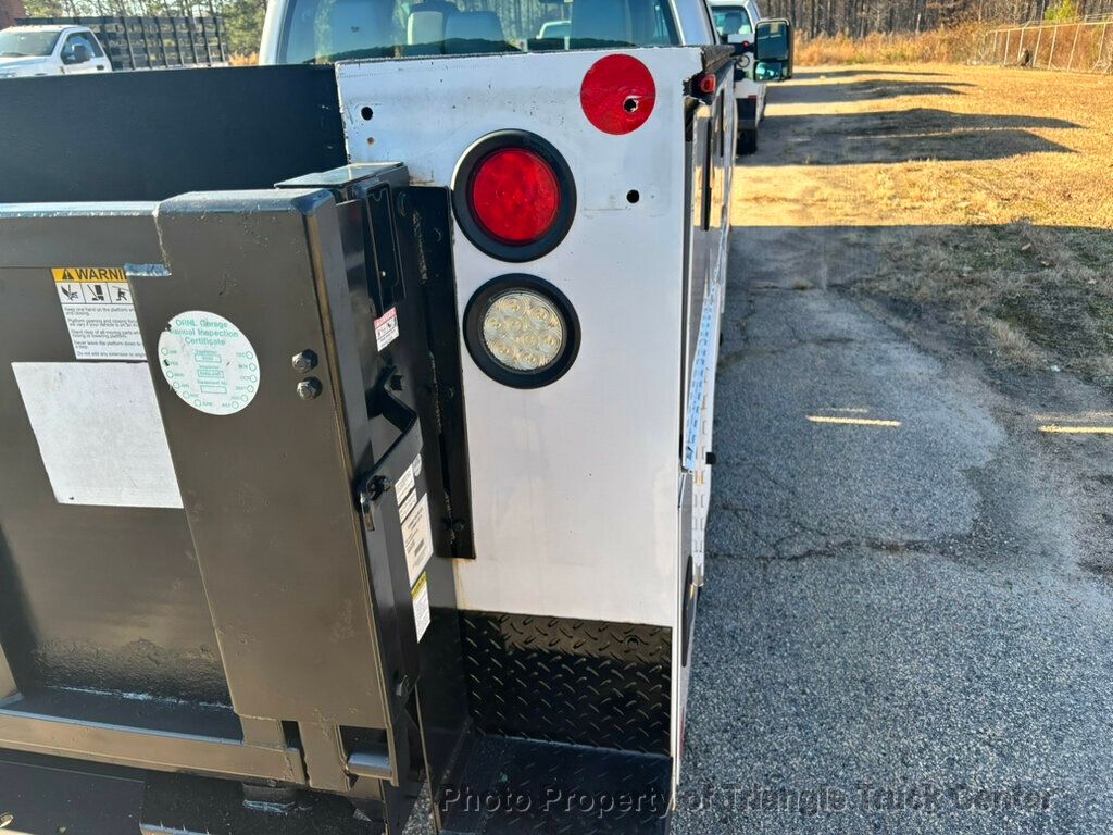 2015 Ford F250HD CREW UTILITY LIFT GATE JUST 53k MILES +FINANCE OR LEASE! - 22925994 - 18