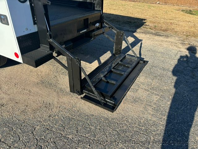 2015 Ford F250HD CREW UTILITY LIFT GATE JUST 53k MILES +FINANCE OR LEASE! - 22925994 - 28