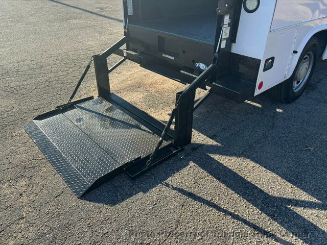 2015 Ford F250HD CREW UTILITY LIFT GATE JUST 53k MILES +FINANCE OR LEASE! - 22925994 - 29