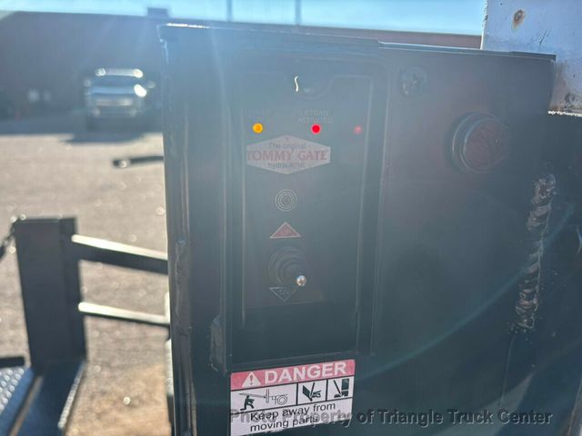 2015 Ford F250HD CREW UTILITY LIFT GATE JUST 53k MILES +FINANCE OR LEASE! - 22925994 - 32