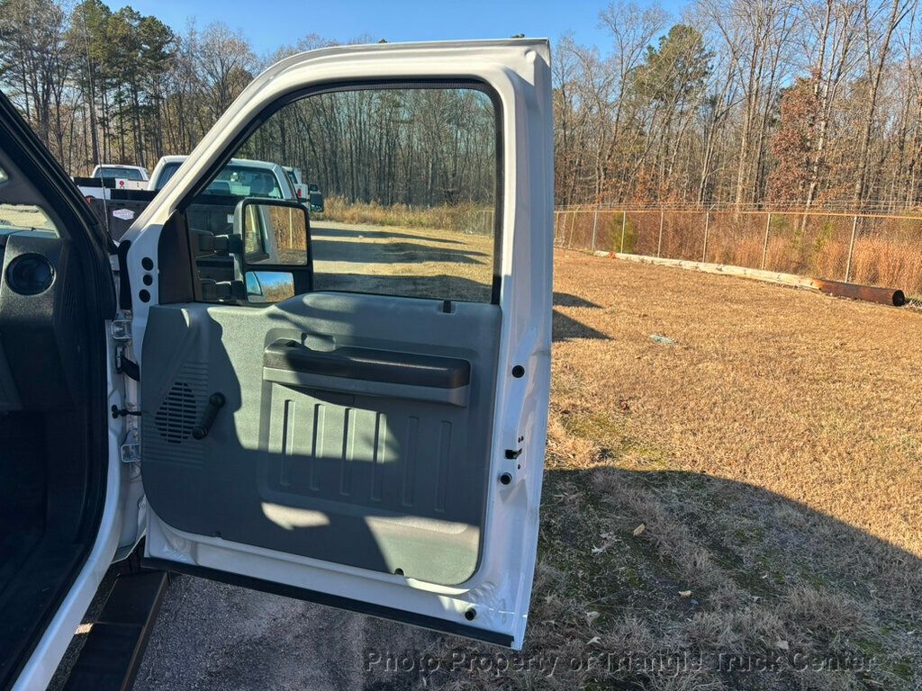 2015 Ford F250HD CREW UTILITY LIFT GATE JUST 53k MILES +FINANCE OR LEASE! - 22925994 - 47