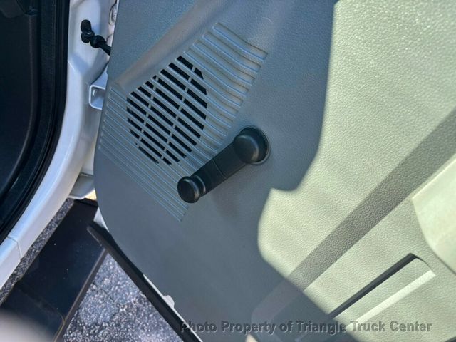 2015 Ford F250HD CREW UTILITY LIFT GATE JUST 53k MILES +FINANCE OR LEASE! - 22925994 - 49