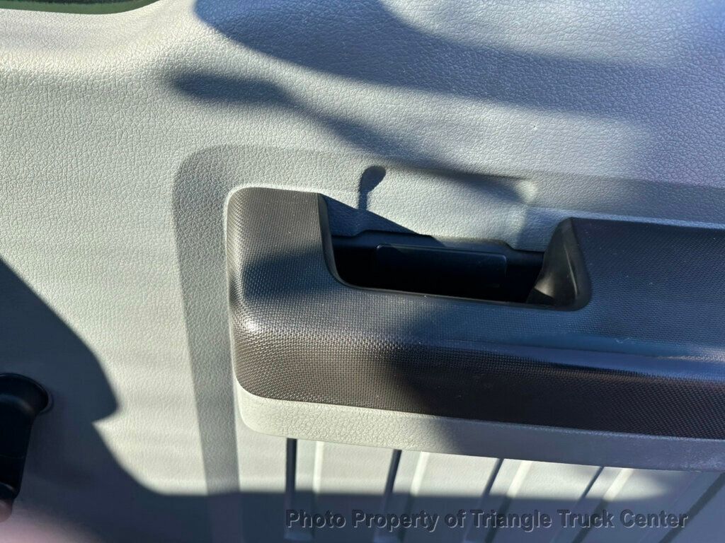 2015 Ford F250HD CREW UTILITY LIFT GATE JUST 53k MILES +FINANCE OR LEASE! - 22925994 - 50