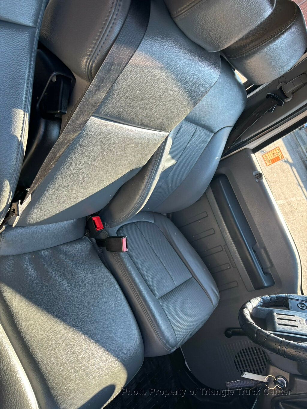 2015 Ford F250HD CREW UTILITY LIFT GATE JUST 53k MILES +FINANCE OR LEASE! - 22925994 - 55